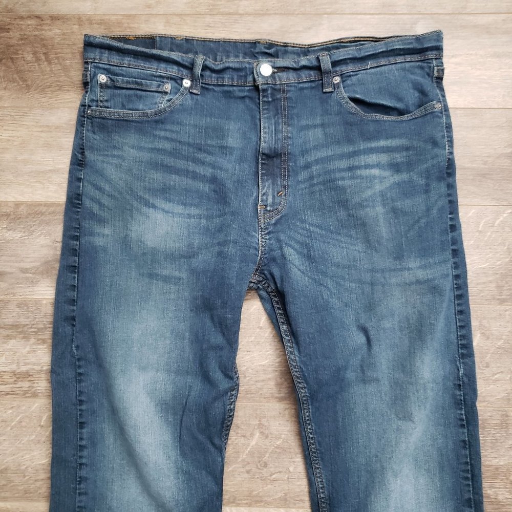 Levi's 505 Regular Fit Men's Medium Wash Jeans 40W 30L - Picture 3 of 7